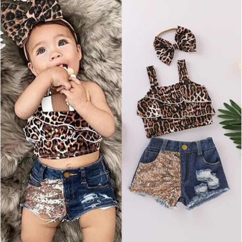 Top sem Mangas de Leopardo, Shorts Jeans e Laço Para Bebês - Vilumagazine